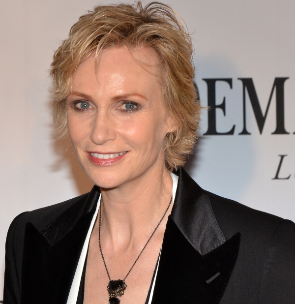 Jane Lynch will announce Chicago&#39;s Jeff Award nominations on August 21.