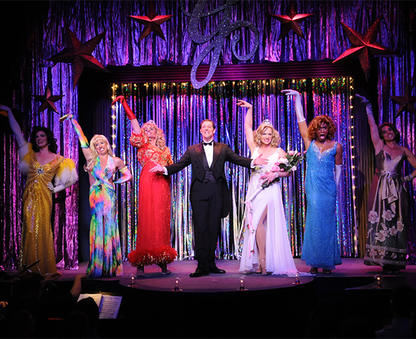 The cast of Pageant at the Davenport Theatre.