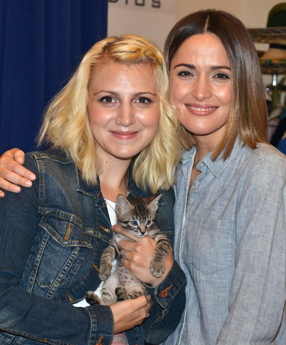 Annaleigh Ashford and Rose Byrne pose with one of the cats auditioning to appear in You Can&#39;t Take It With You.