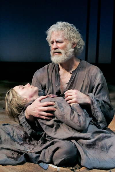 Kevin Kline as Lear with Kristen Bush as Cordelia in the 2007 Public Theater revival of King Lear, directed by James Lapine.