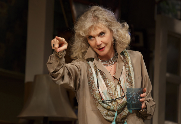 Blythe Danner stars in Donald Margulies&#39; new play, The Country House, directed by Daniel Sullivan.