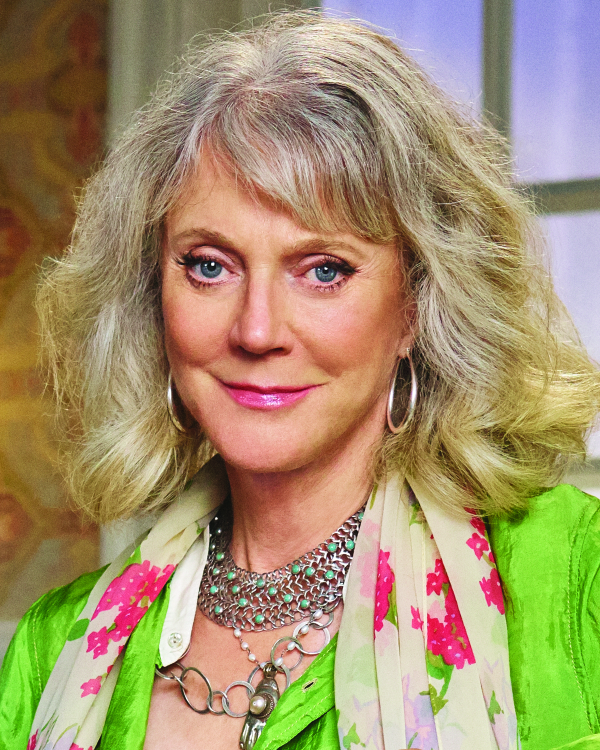 Blythe Danner, current star of Broadway&#39;s The Country House, will be inducted into the Theater Hall of Fame. 