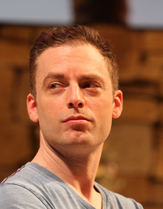 Justin Kirk in Broadway&#39;s Other Desert Cities.