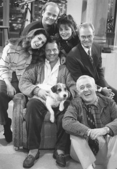 Lee (center) with the cast of Frasier.