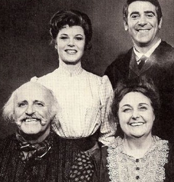 The original 1966 cast of Broadway&#39;s A Time for Singing.