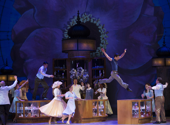 A scene from the new musical An American in Paris at France&#39;s Théâtre du Châtelet.