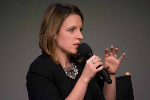 Jessie Mueller discusses Beautiful at the Apple Store.