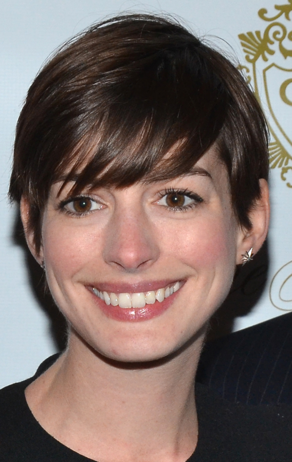 Anne Hathaway is in talks to star in a Public Theater production of George Brant&#39;s Grounded this spring.