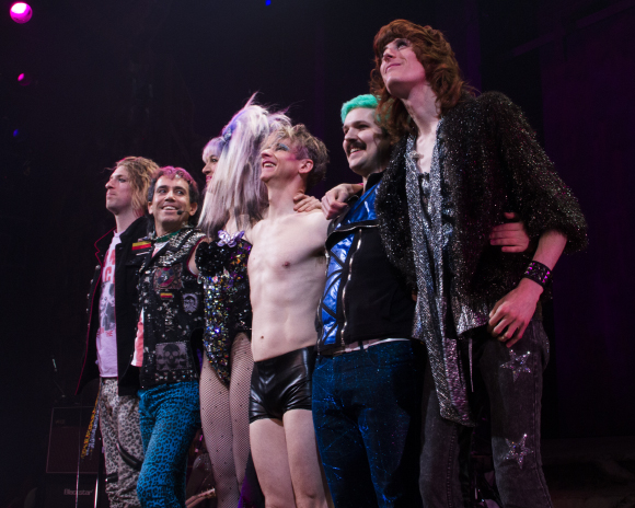 A Hedwig family bow.