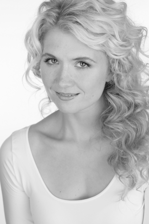 English actress Scarlett Strallen will be the next Sibella in the Broadway cast of A Gentleman&#39;s Guide to Love and Murder. 