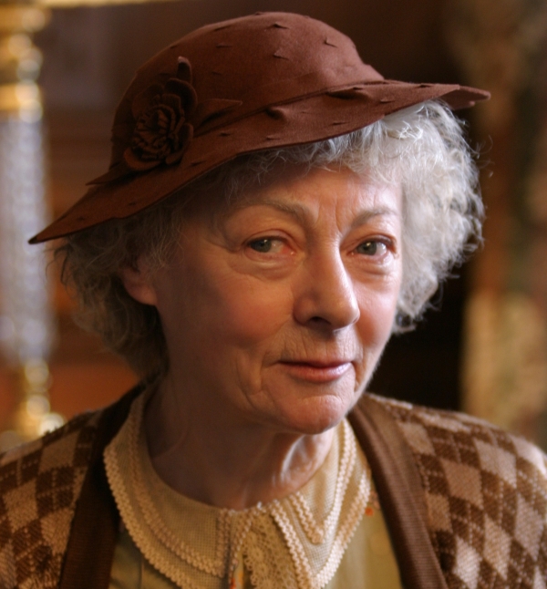 Geraldine McEwan, a stage and screen veteran who played Miss Marple on television, has died at the age of 82.